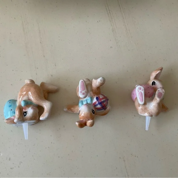 Somersault Easter Bunny Platter Decoration - Pink Egg 🪺 - Picture 6 of 6